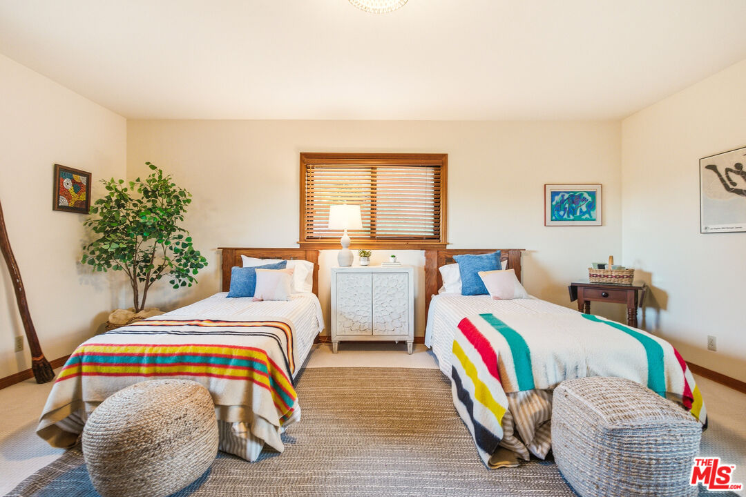 19818 Valley View Dr