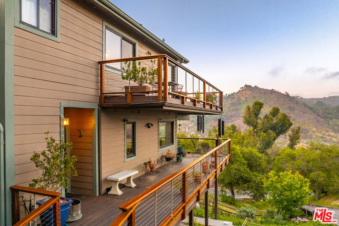 19818 Valley View Dr