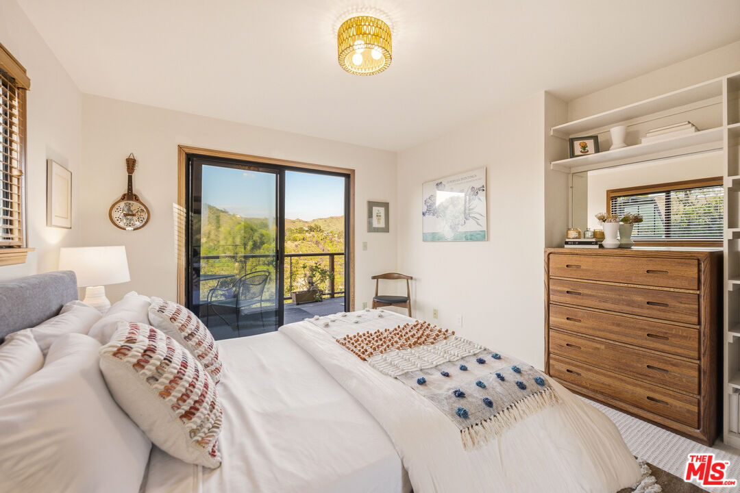 19818 Valley View Dr