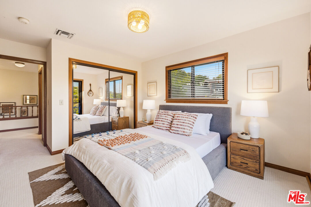 19818 Valley View Dr