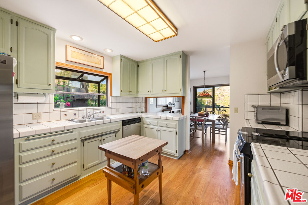 19818 Valley View Dr