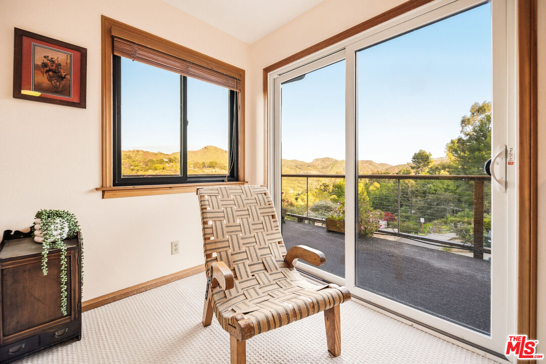 19818 Valley View Dr