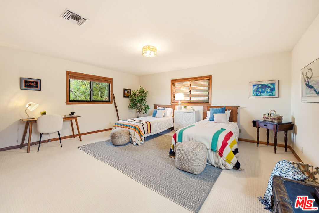 19818 Valley View Dr