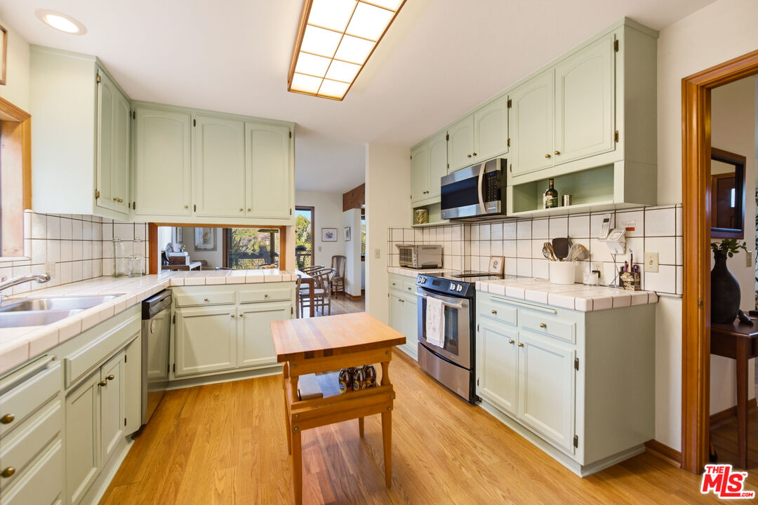 19818 Valley View Dr