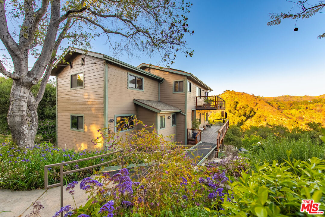 19818 Valley View Dr