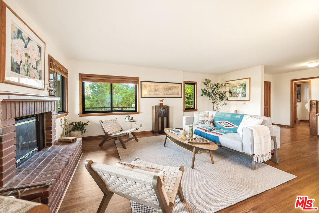 19818 Valley View Dr