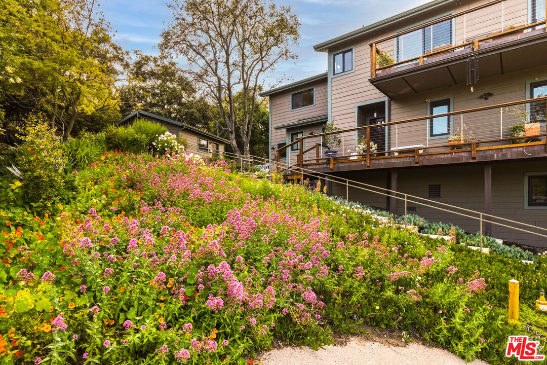 19818 Valley View Dr