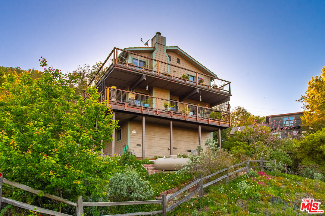 19818 Valley View Dr