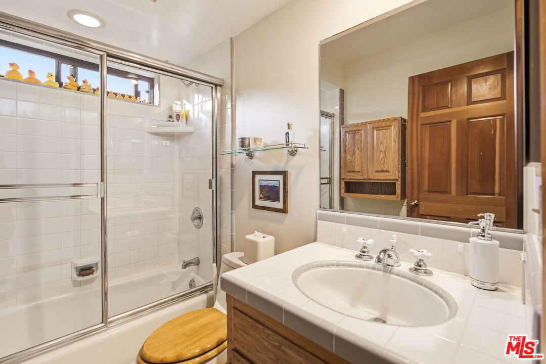 19818 Valley View Dr