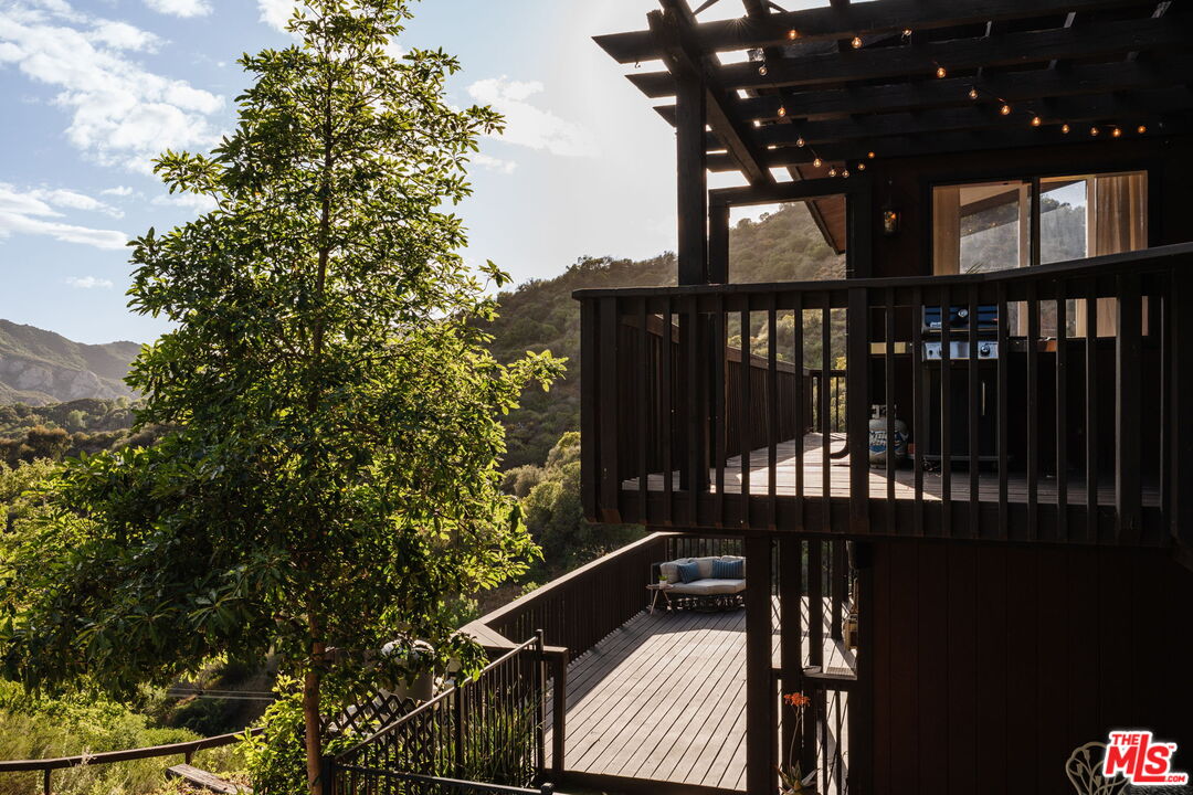 2239 Topanga Skyline Dr