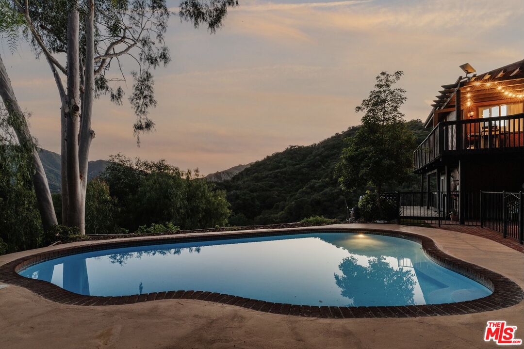 2239 Topanga Skyline Dr