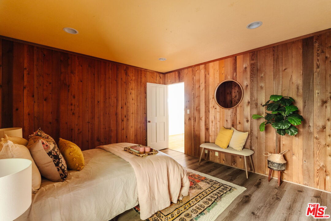 2239 Topanga Skyline Dr