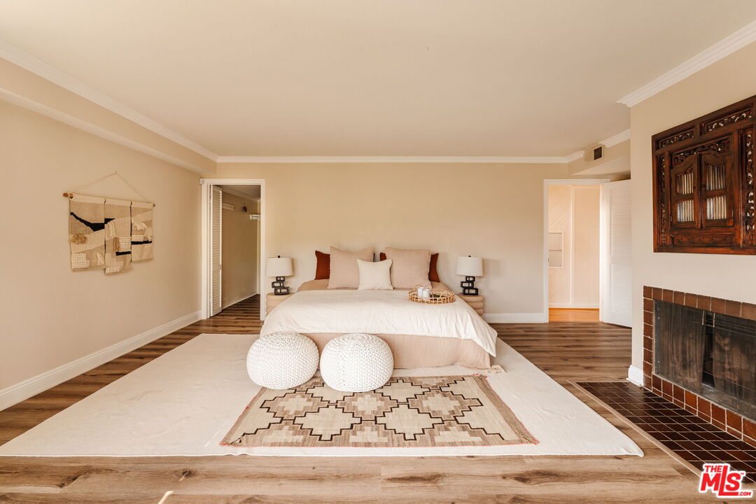 2239 Topanga Skyline Dr