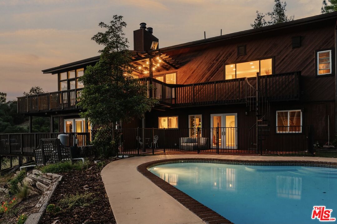 2239 Topanga Skyline Dr