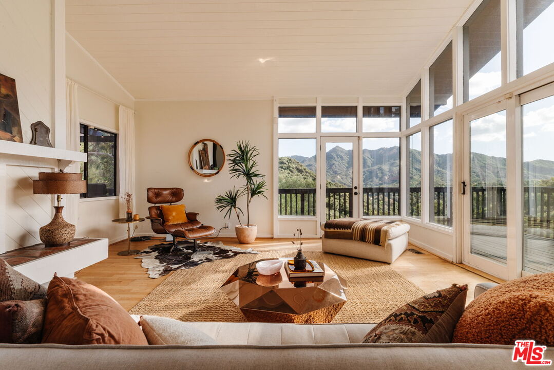 2239 Topanga Skyline Dr