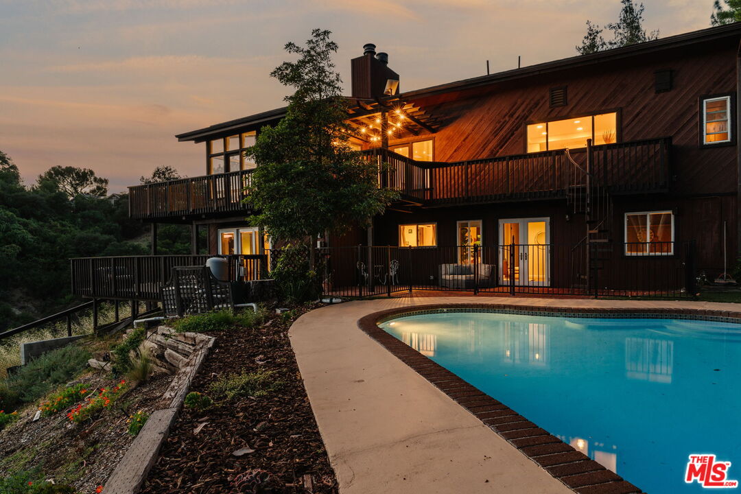 2239 Topanga Skyline Dr