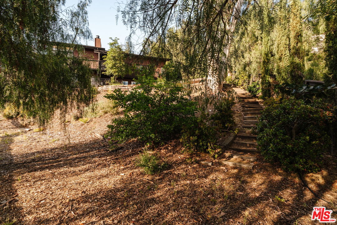 2239 Topanga Skyline Dr