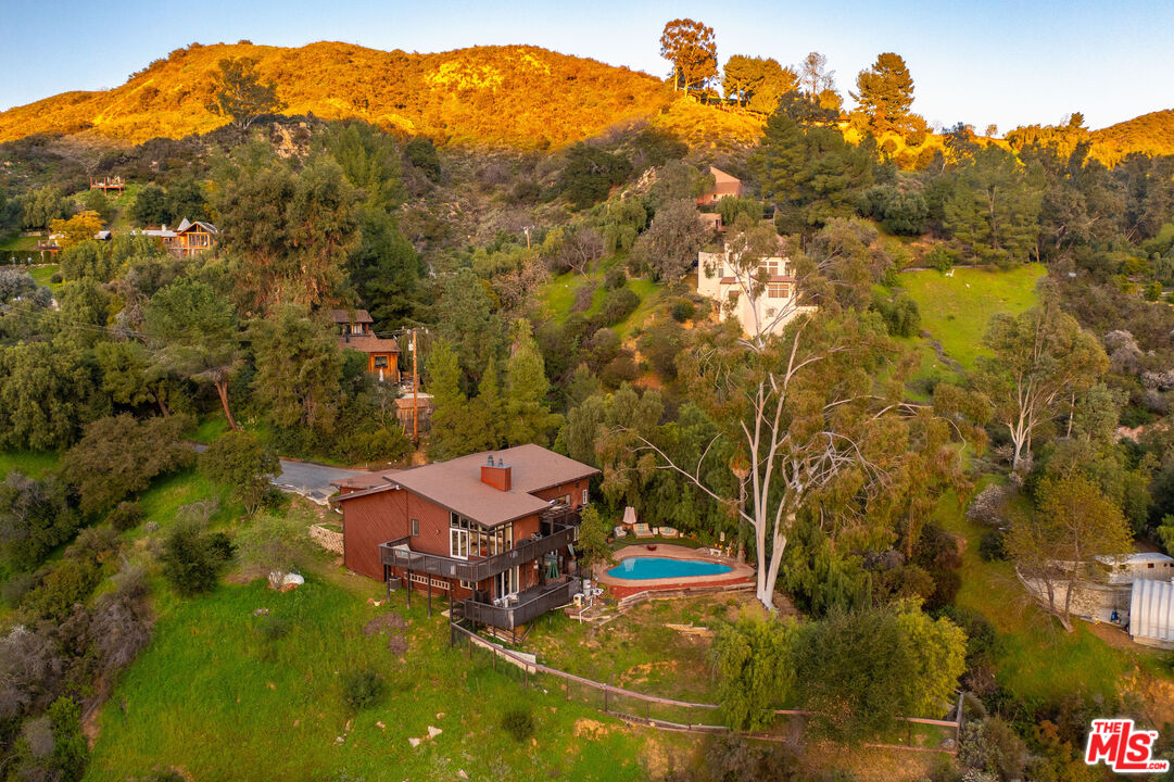 2239 Topanga Skyline Dr