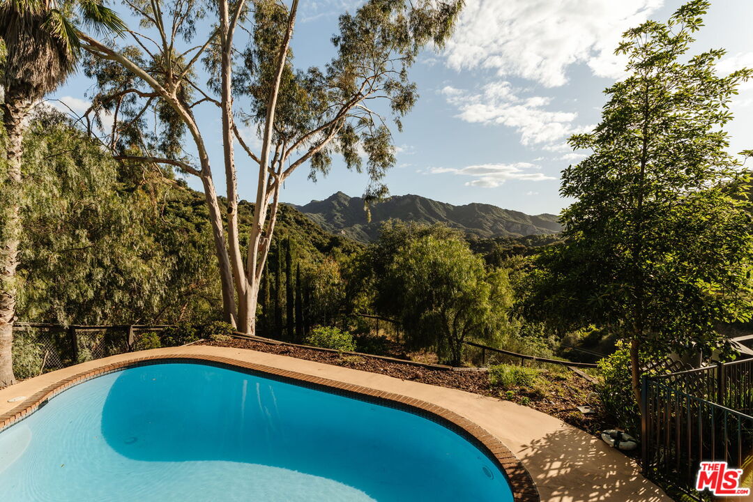 2239 Topanga Skyline Dr