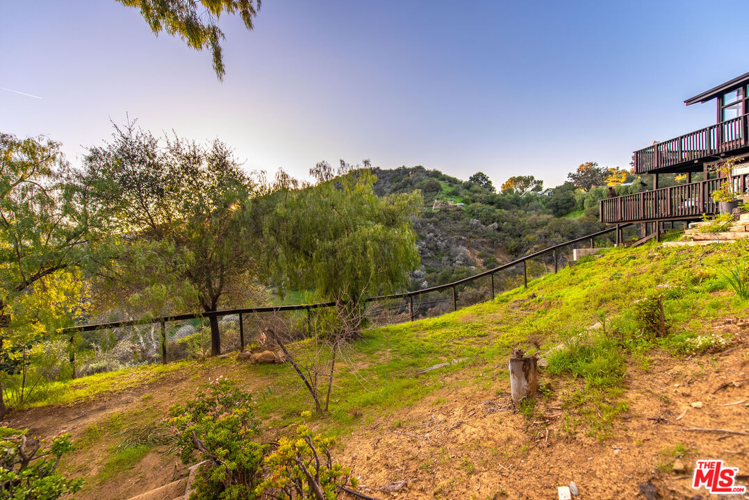 2239 Topanga Skyline Dr