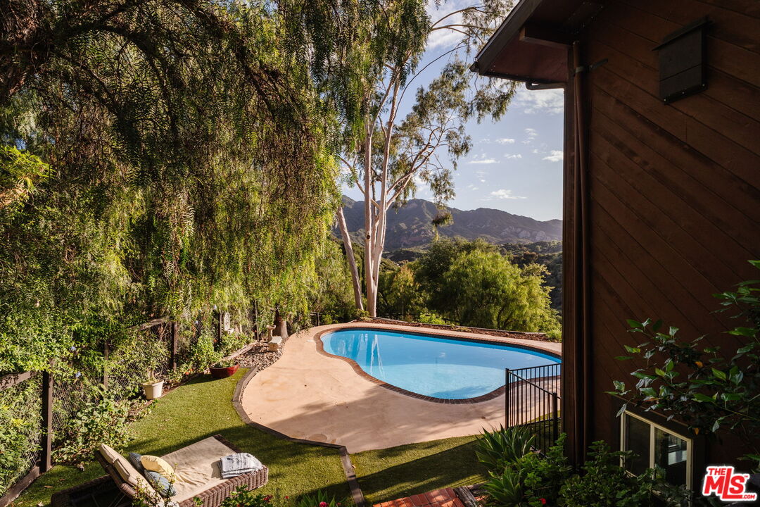 2239 Topanga Skyline Dr