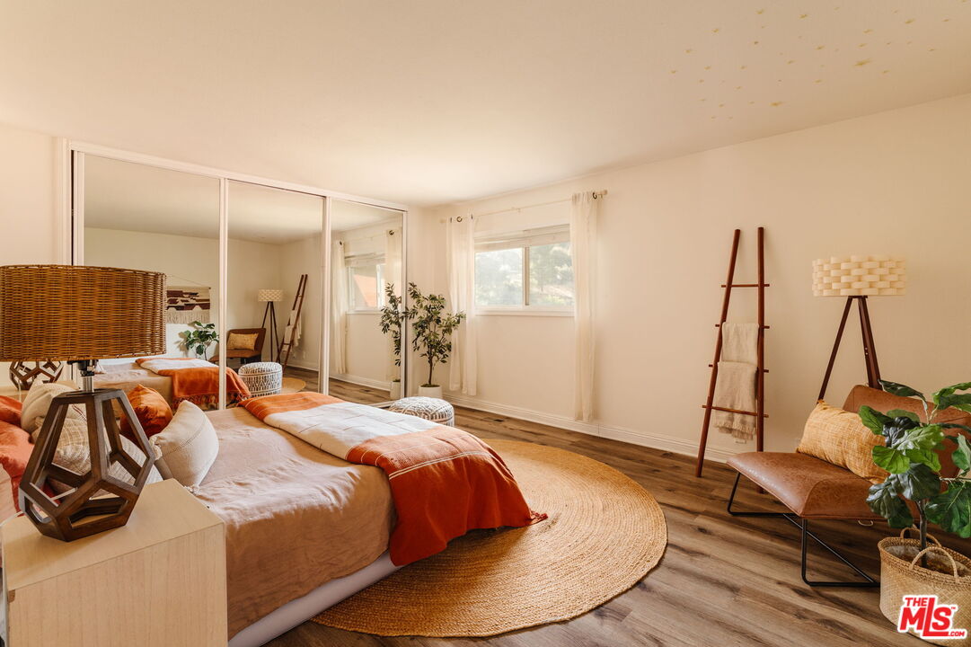 2239 Topanga Skyline Dr