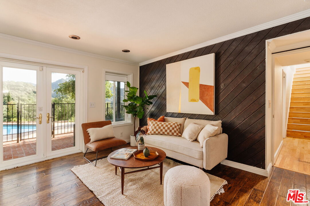 2239 Topanga Skyline Dr