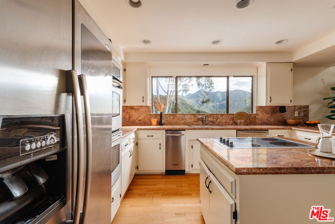 2239 Topanga Skyline Dr