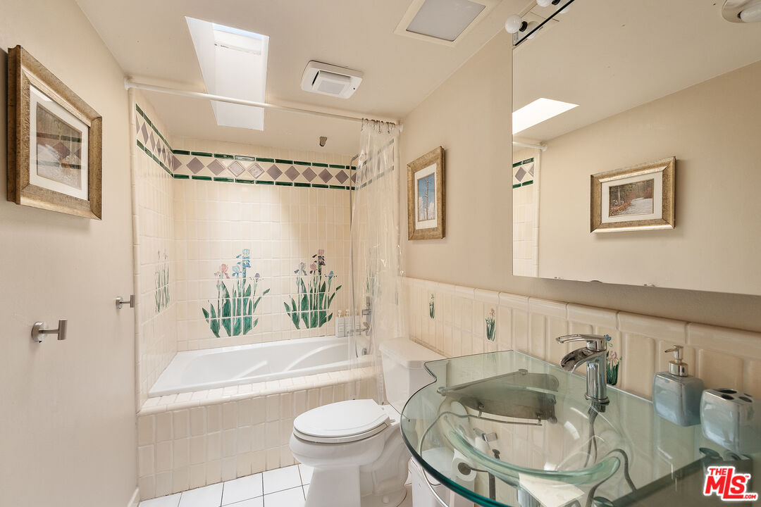 2239 Topanga Skyline Dr