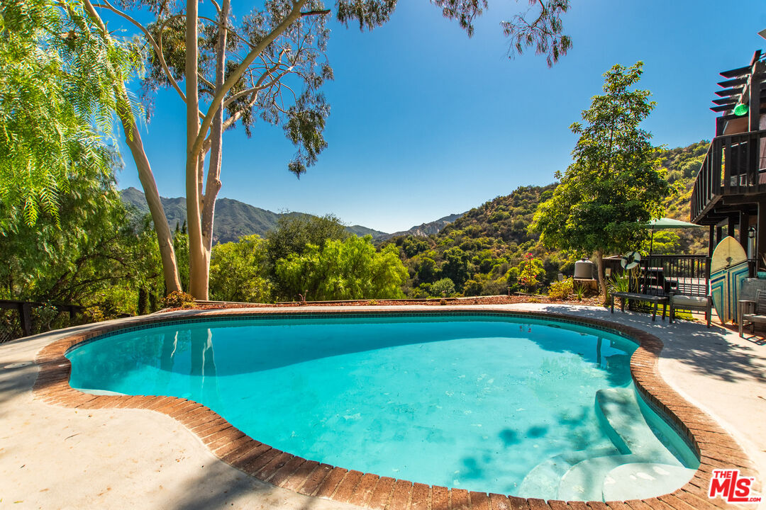 2239 Topanga Skyline Dr