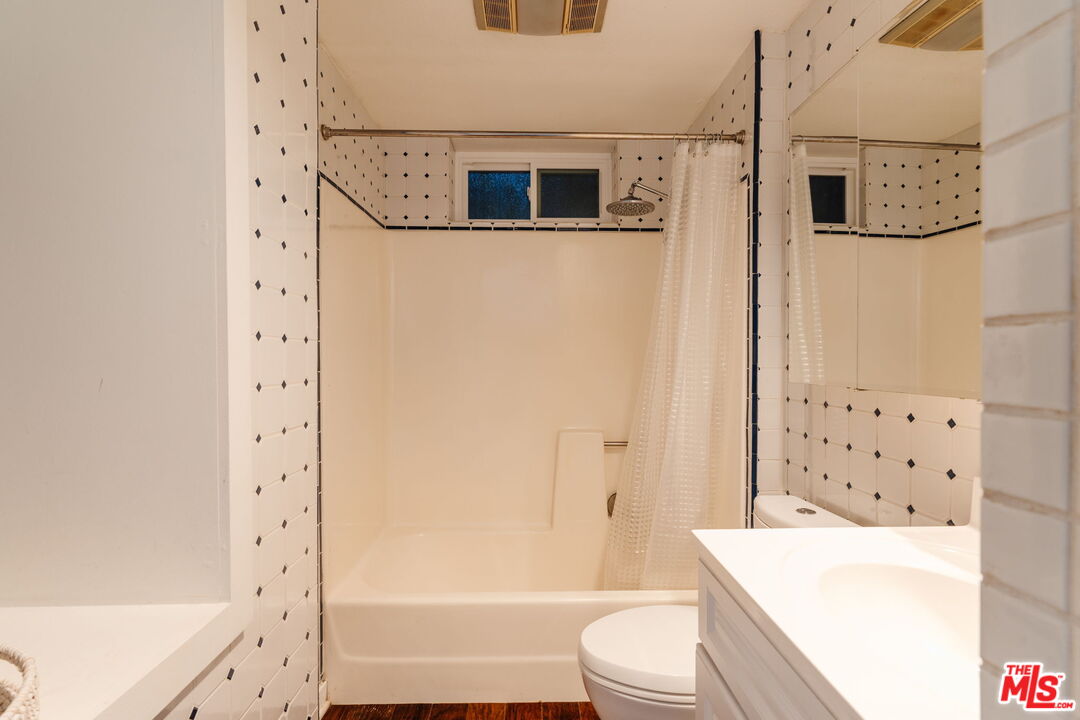 2239 Topanga Skyline Dr