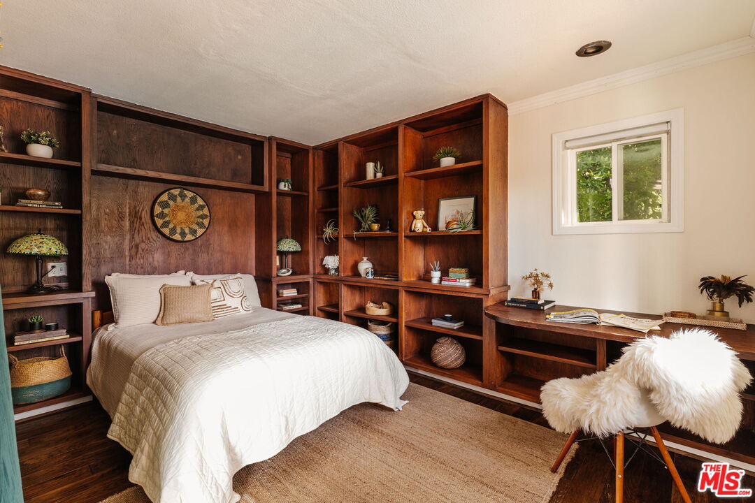 2239 Topanga Skyline Dr