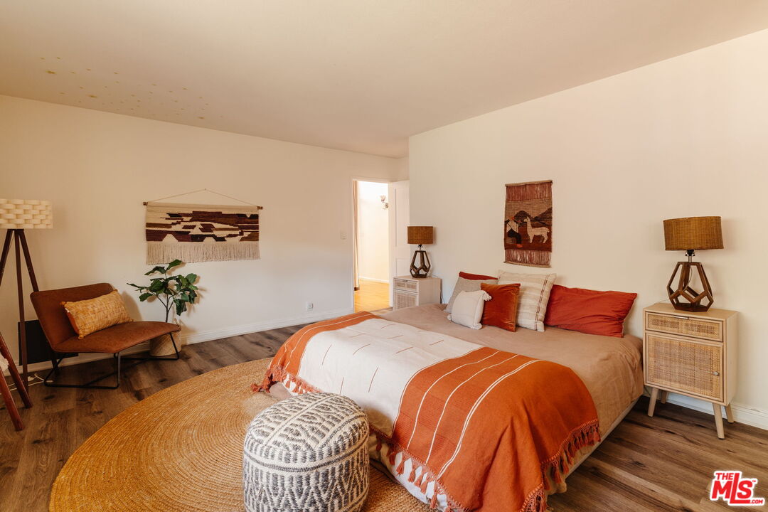 2239 Topanga Skyline Dr