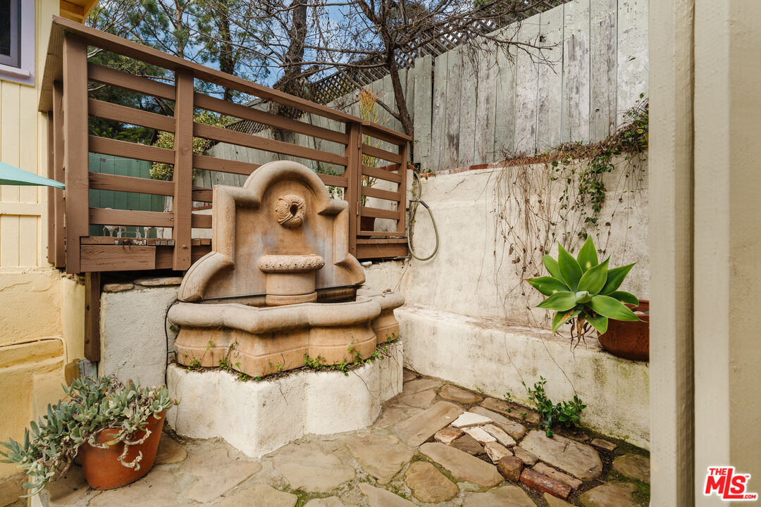 922 Old Topanga Canyon Rd