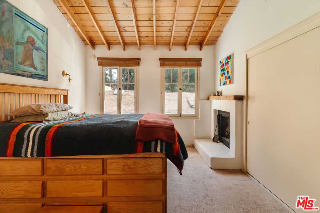 922 Old Topanga Canyon Rd