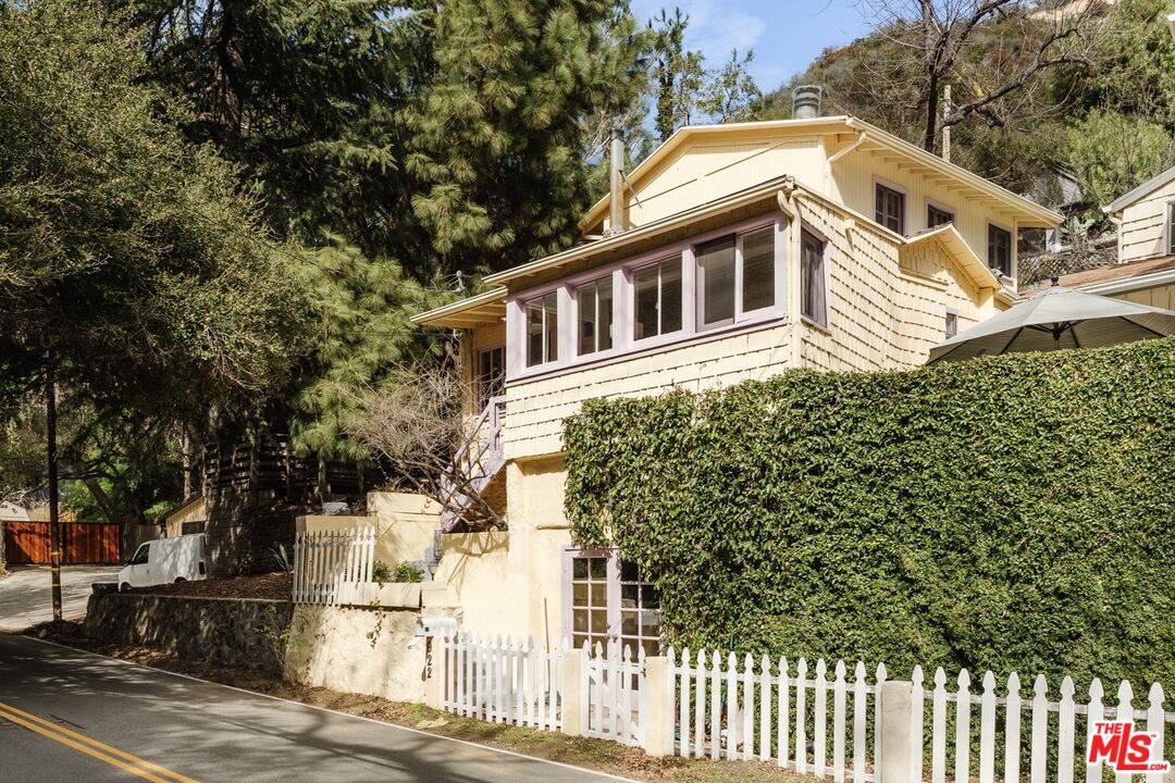922 Old Topanga Canyon Rd