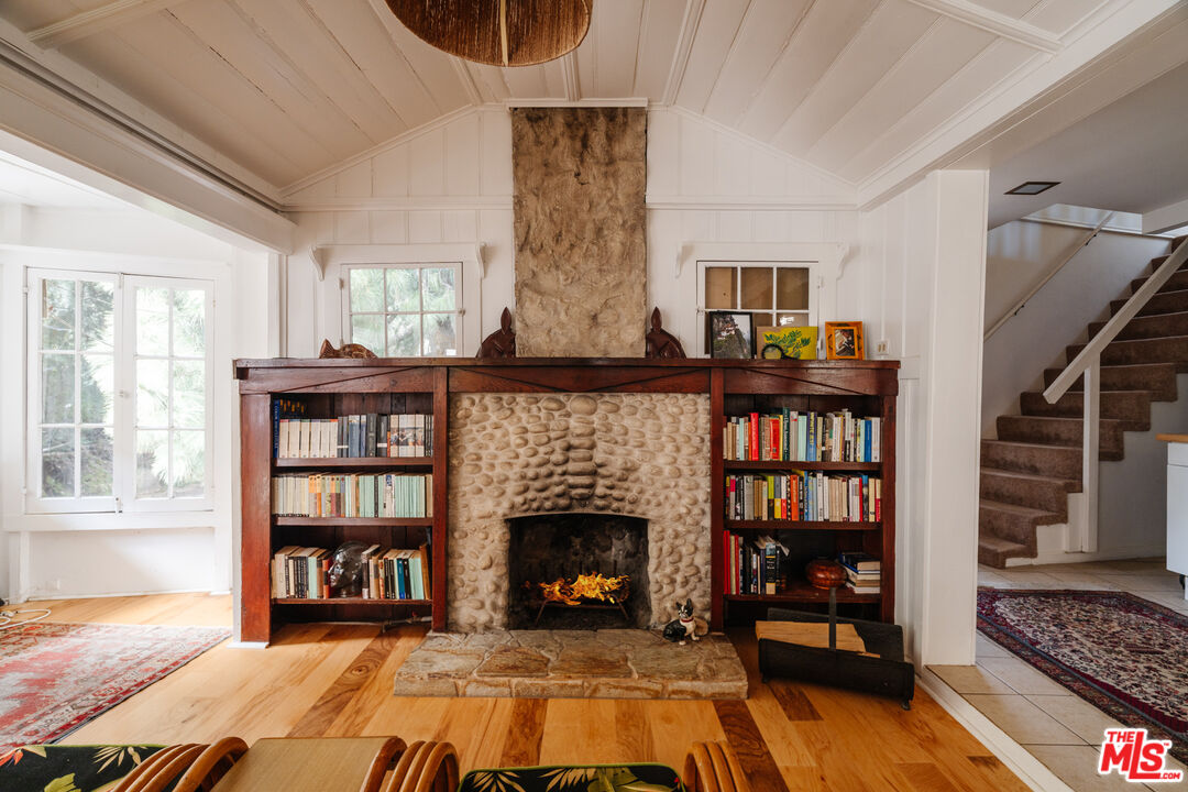 922 Old Topanga Canyon Rd