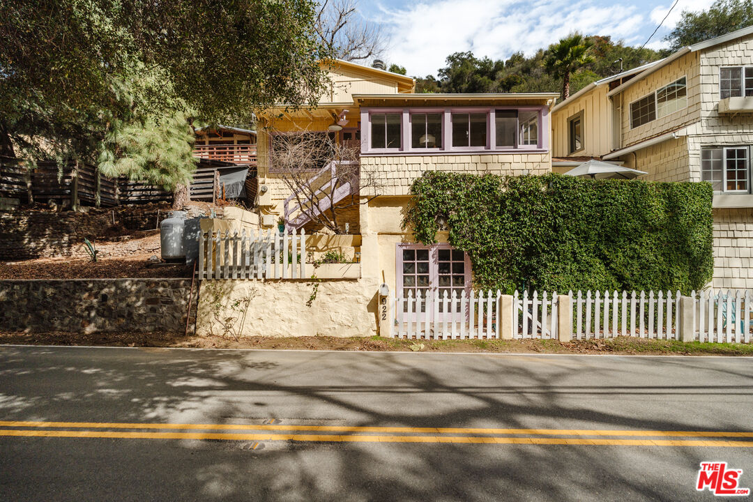 922 Old Topanga Canyon Rd