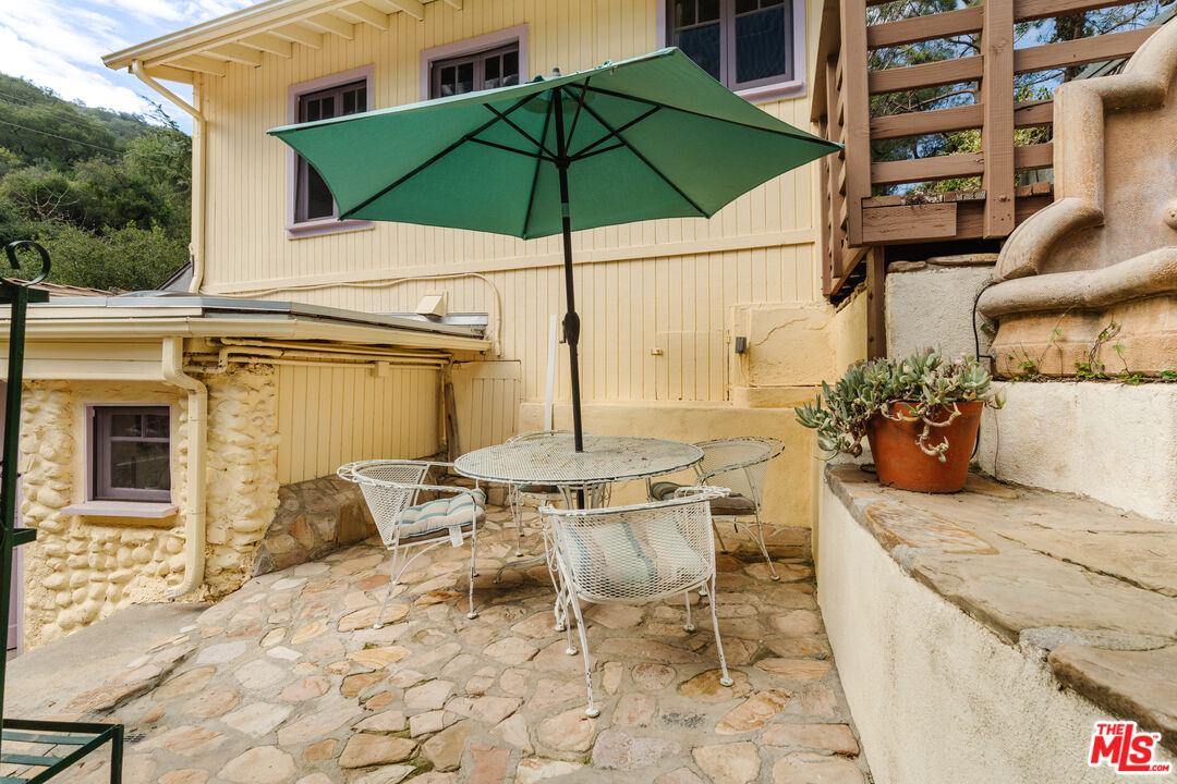 922 Old Topanga Canyon Rd