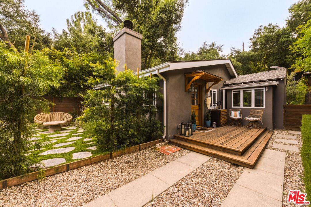 2421 Liberty Ln