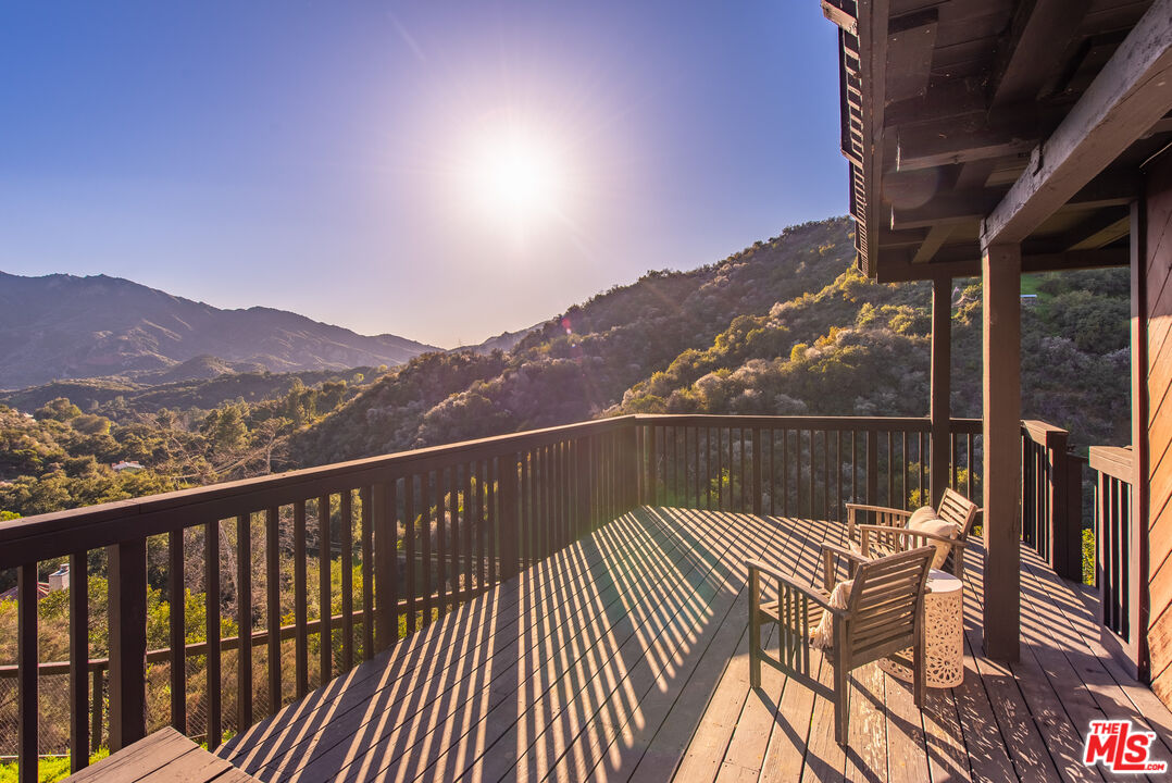 2239 Topanga Skyline Dr