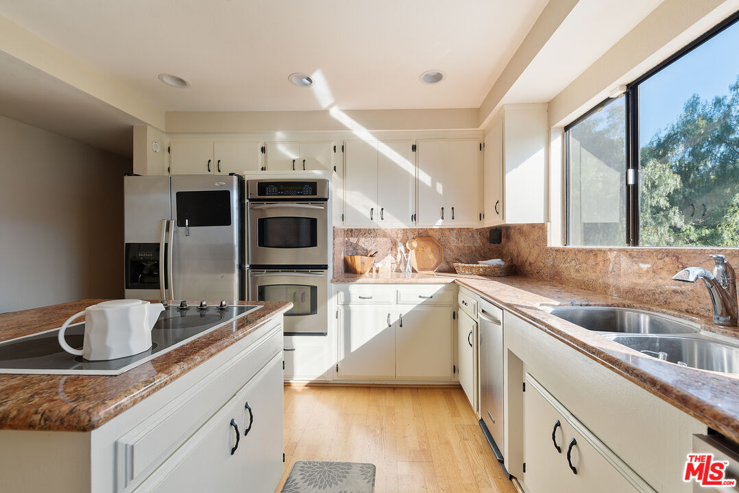 2239 Topanga Skyline Dr