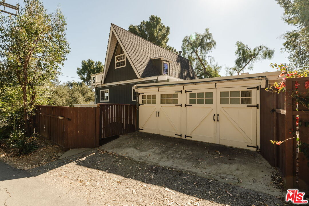 21316 Hillside Dr