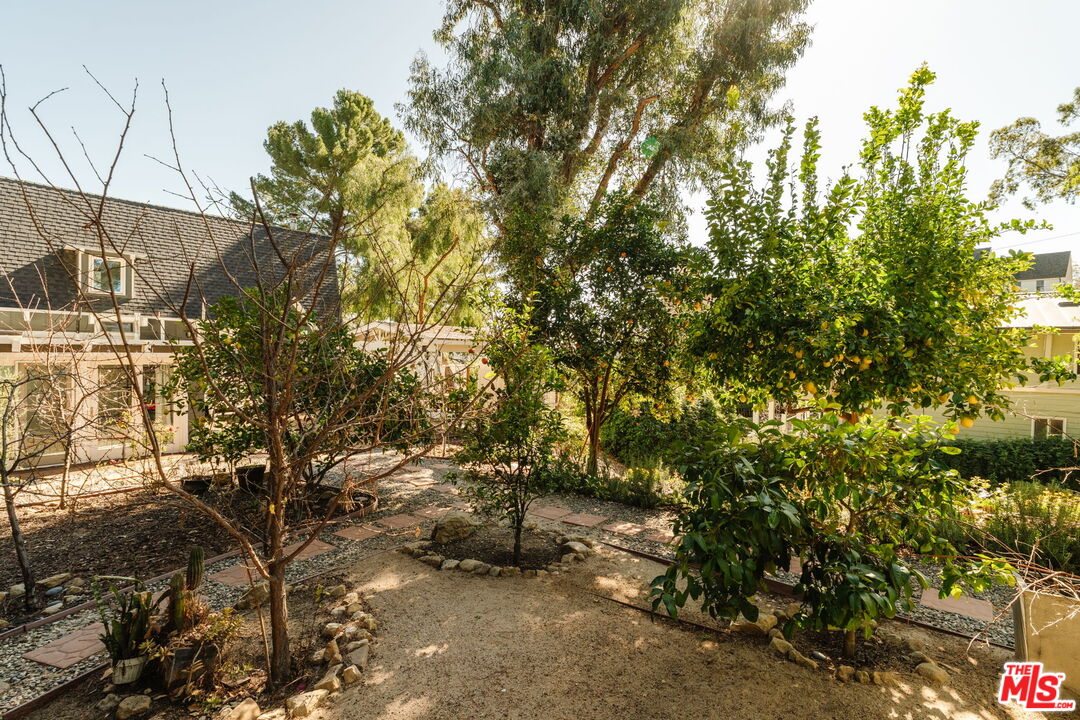 21316 Hillside Dr