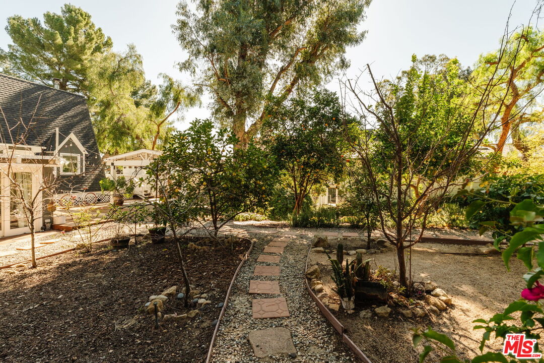 21316 Hillside Dr