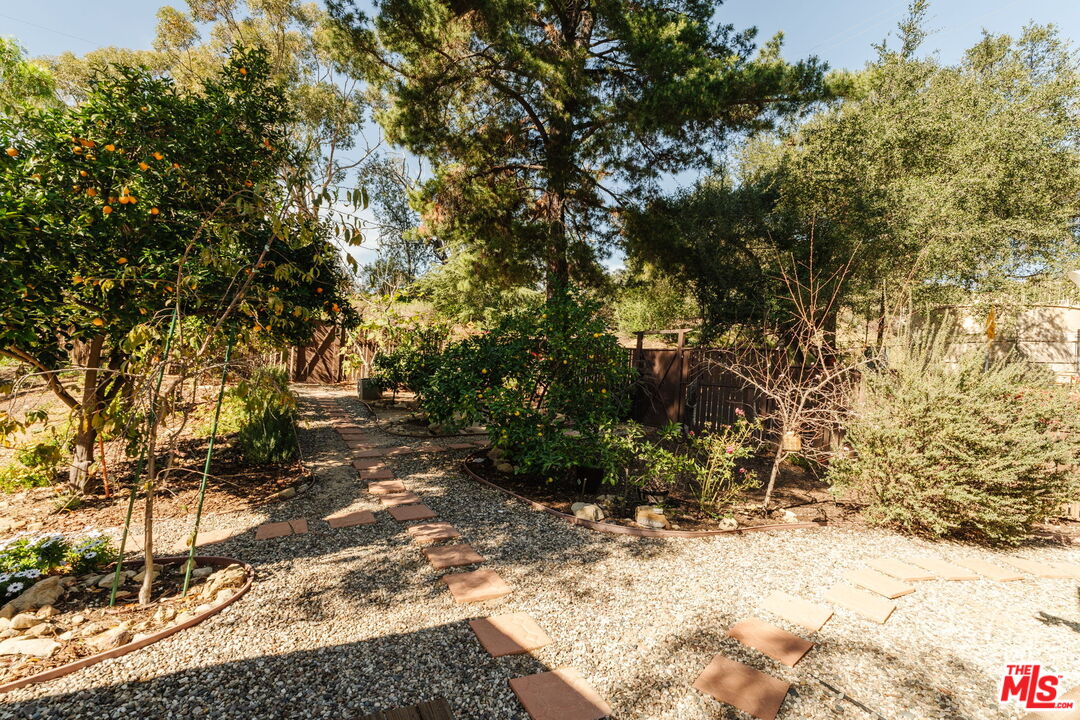 21316 Hillside Dr