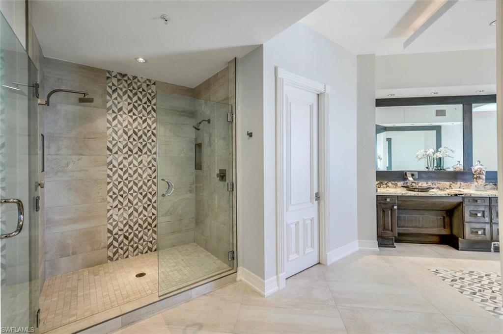 8990 Bay Colony DR # 1502 Unit: PH 1502