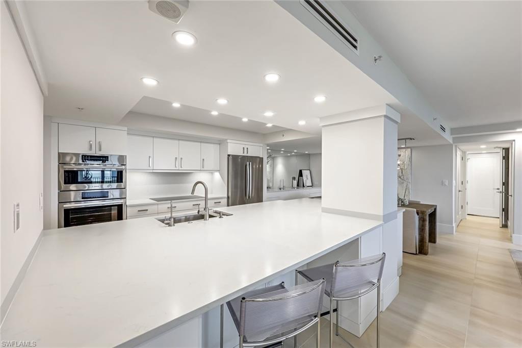 5601 TURTLE BAY DR # 1102