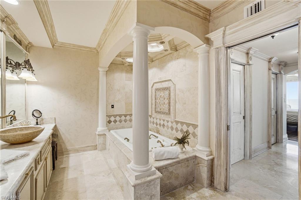 4301 Gulf Shore BLVD N 1801