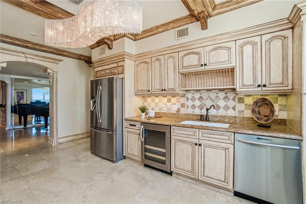 4301 Gulf Shore BLVD N 1801